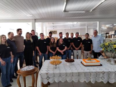 FamÃ­lia Giacobo celebra os 50 anos da Dimagil com bÃªnÃ§Ã£o e homenagem aos colaboradores